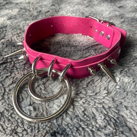 The Danger Choker - Berry 24$
